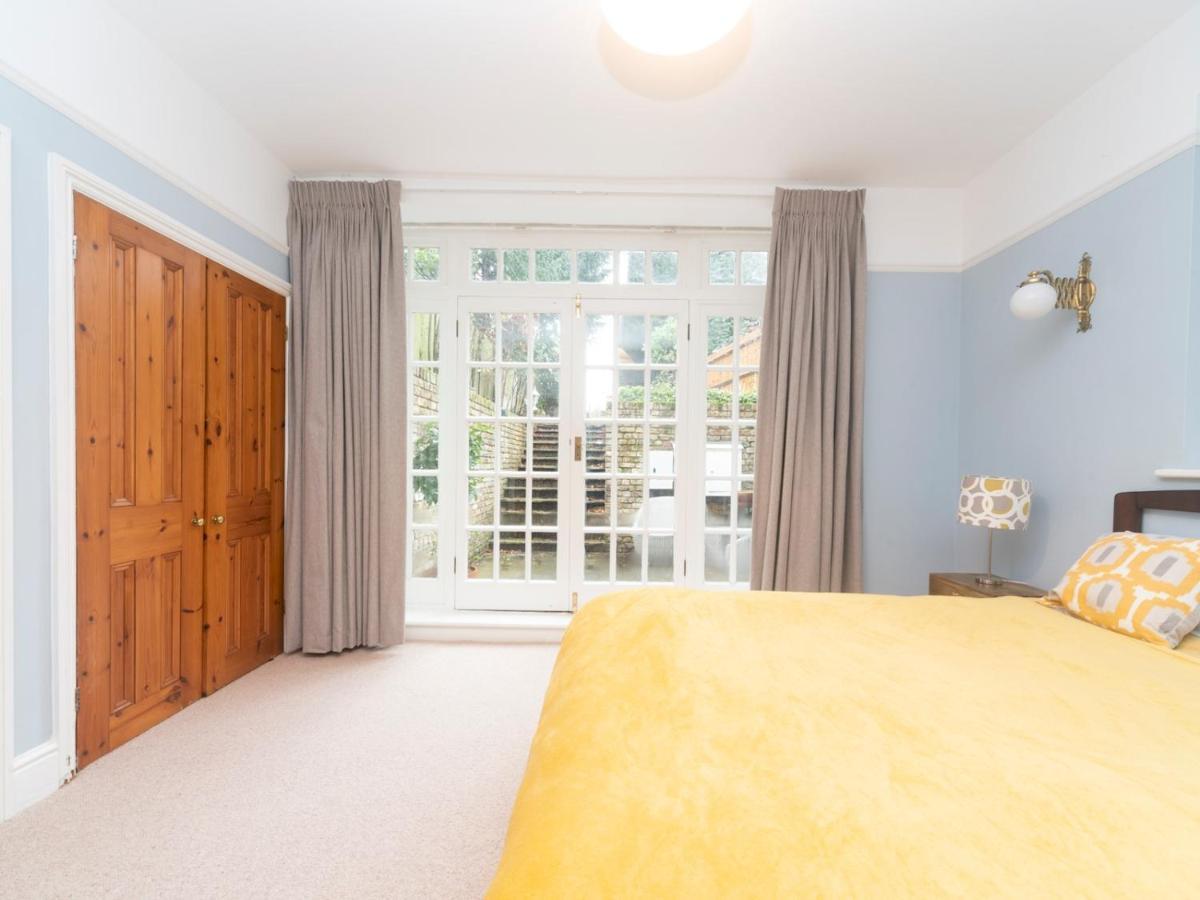 Holiday home Pass The Keys Cosy River House With Beautiful Views *