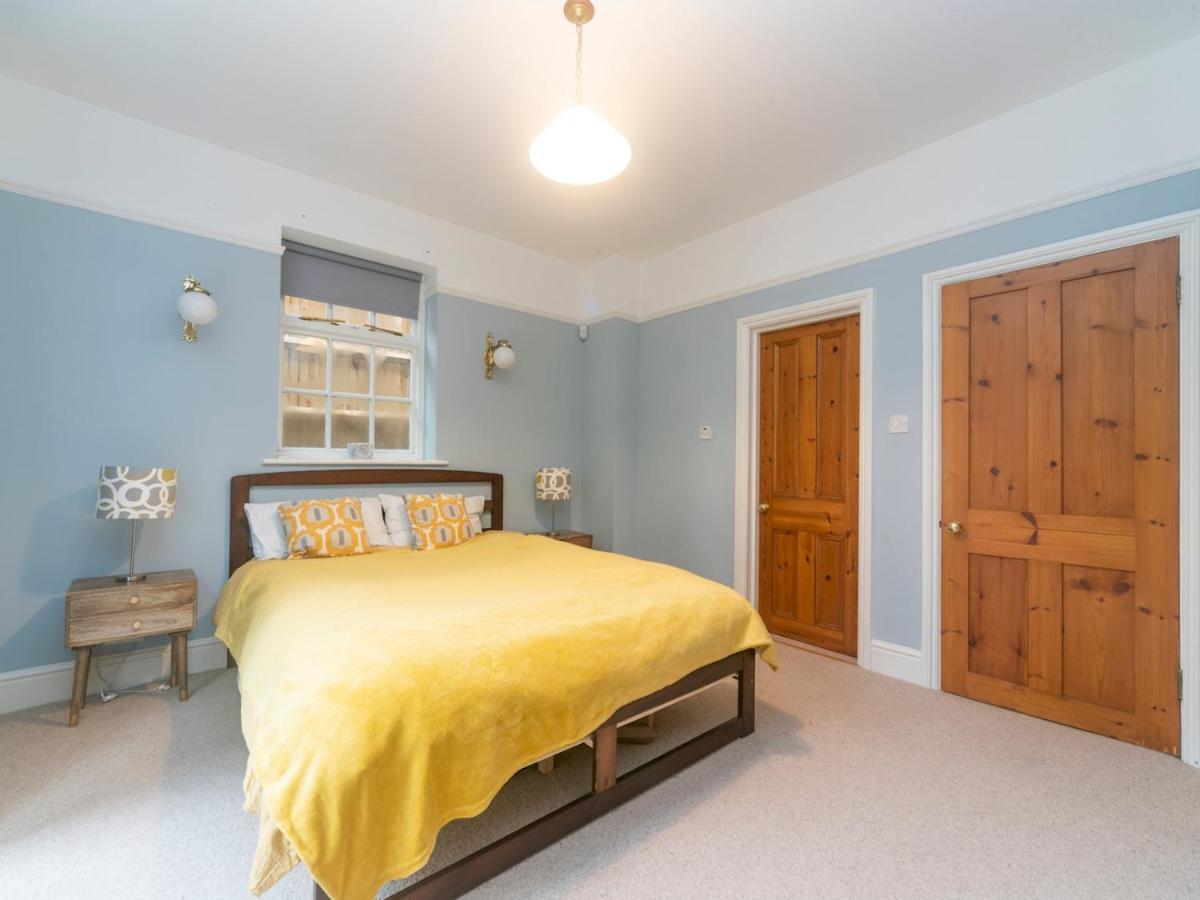 Holiday home Pass The Keys Cosy River House With Beautiful Views