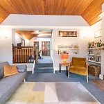 Pass The Keys Cosy River House With Beautiful Views