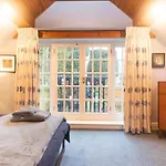 Pass The Keys Cosy River House With Beautiful Views