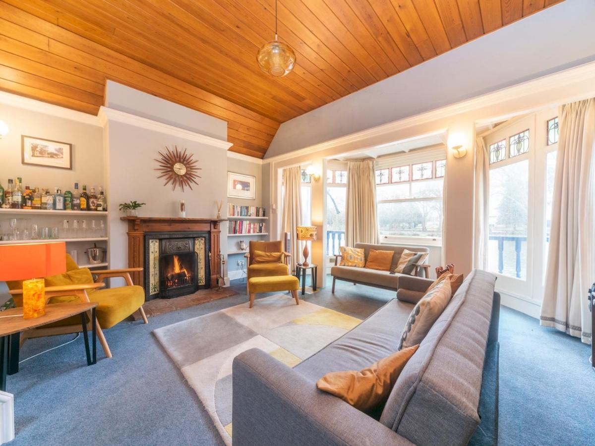 Holiday home Pass The Keys Cosy River House With Beautiful Views