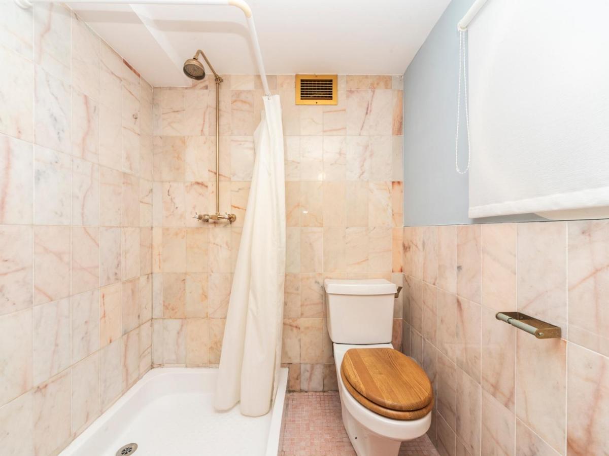 Holiday home Pass The Keys Cosy River House With Beautiful Views *