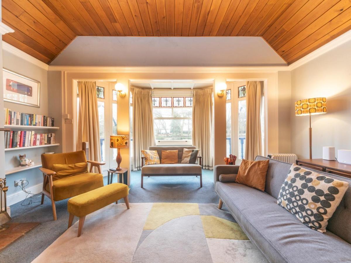 Holiday home Pass The Keys Cosy River House With Beautiful Views