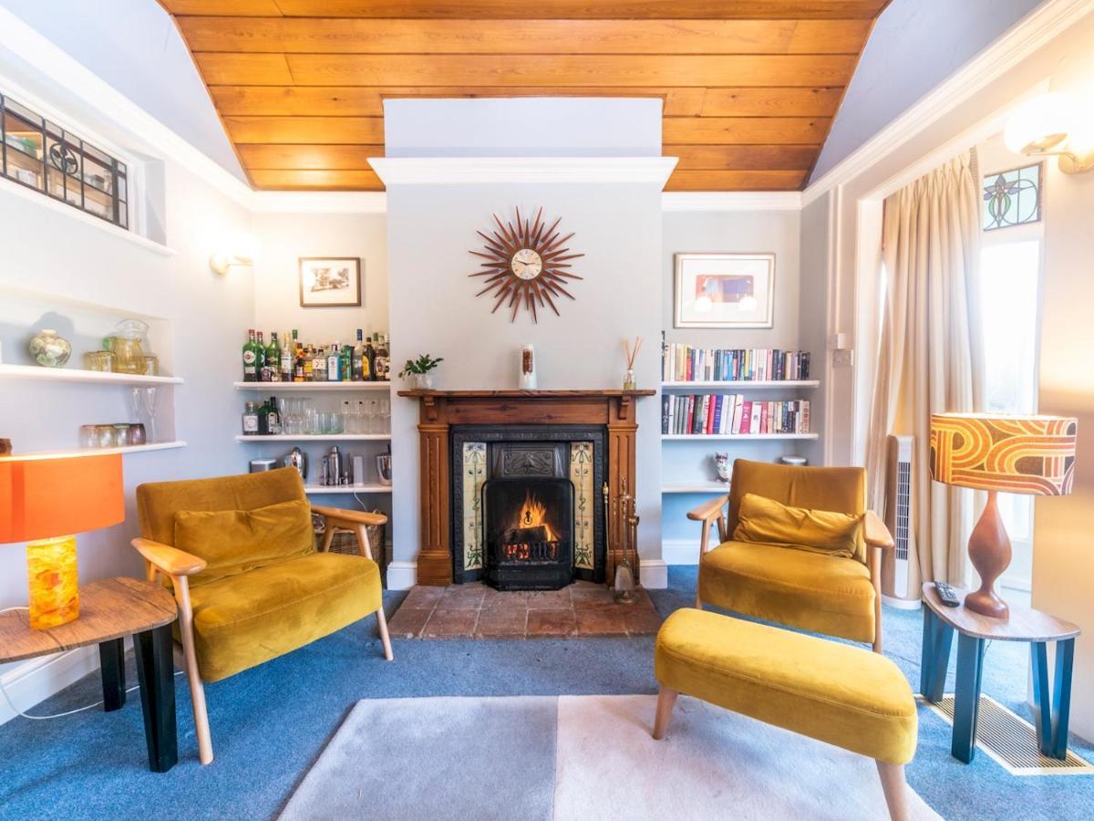 Pass The Keys Cosy River House With Beautiful Views Holiday home Kingston upon Thames (Greater London)
