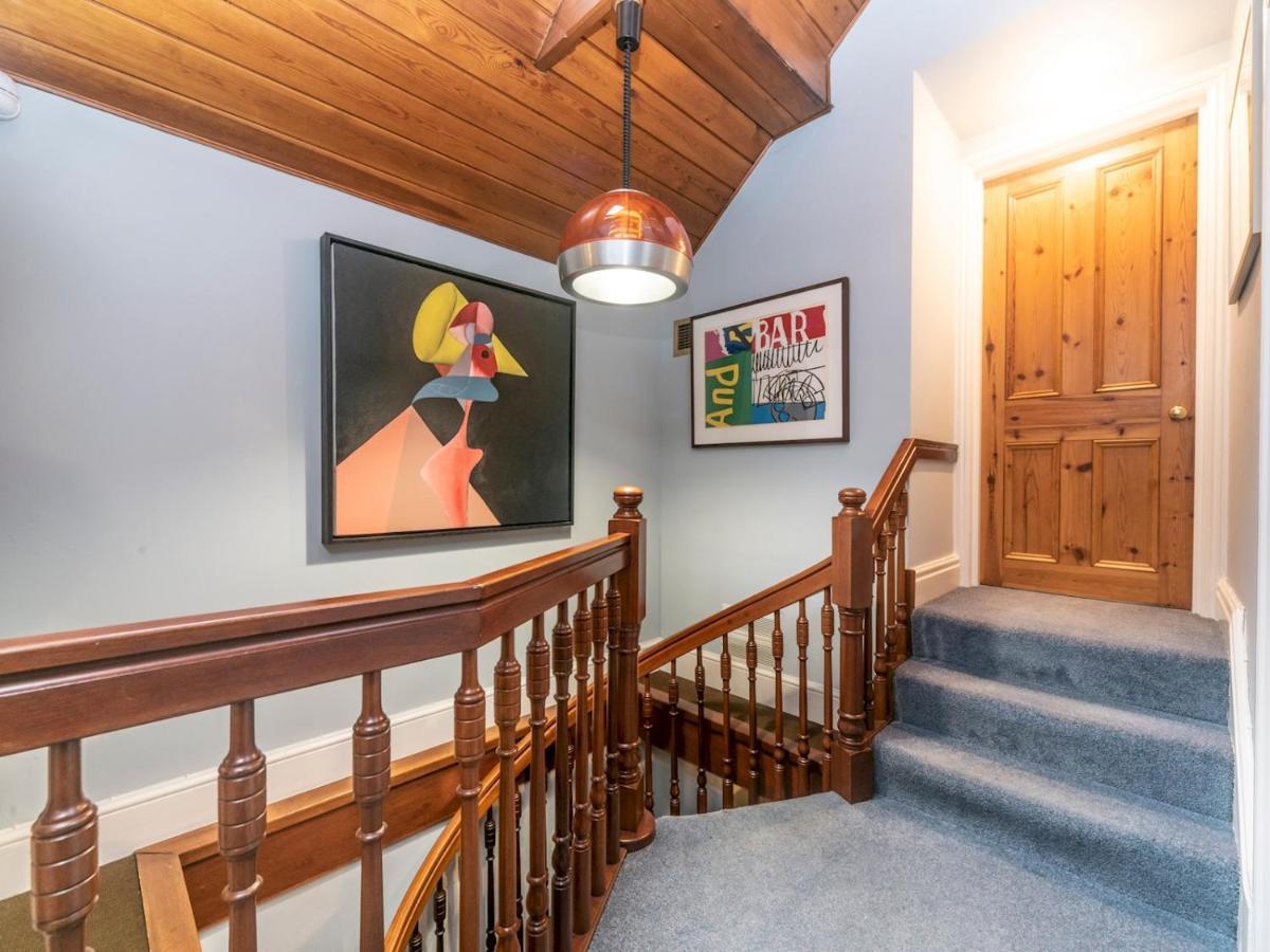 Pass The Keys Cosy River House With Beautiful Views * Kingston upon Thames (Greater London)